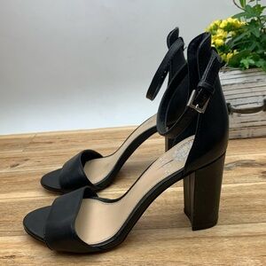 Vince Camuto
Corlina Ankle Strap Sandal sz 6